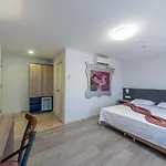 Laden Hotell