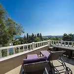 Laden Ξενοδοχείο