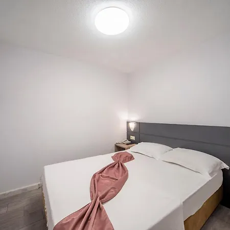 Laden Hotel